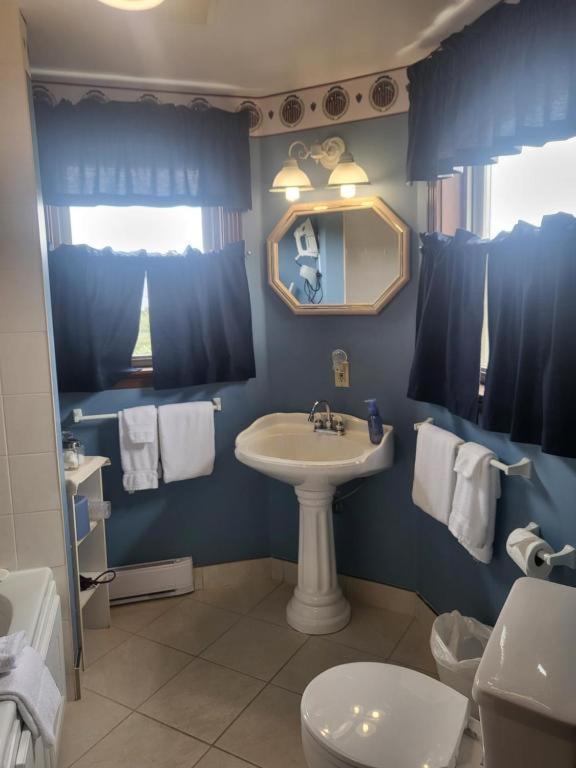 Cranberry Cove Inn Луисбург Экстерьер фото